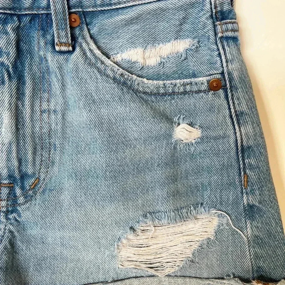 Madewell Relaxed Denim Shorts in Renfield Wash Destructed Edition - Picture 3 of 6